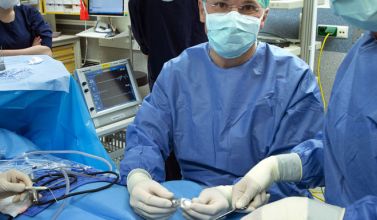 LUMC plaatst 750e cochleair implantaat